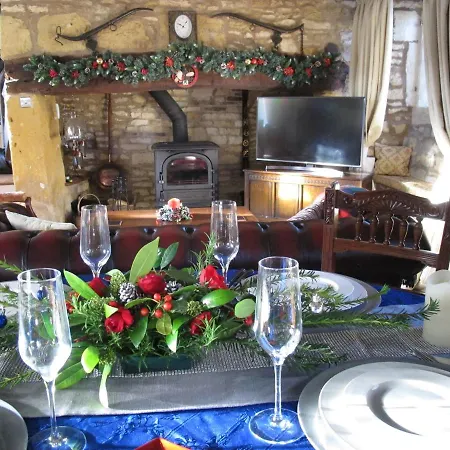 Graziers Cottage - Character Cotswold Cottage With Inglenook, Parking And Pub Nearby Cheltenham Exterior photo