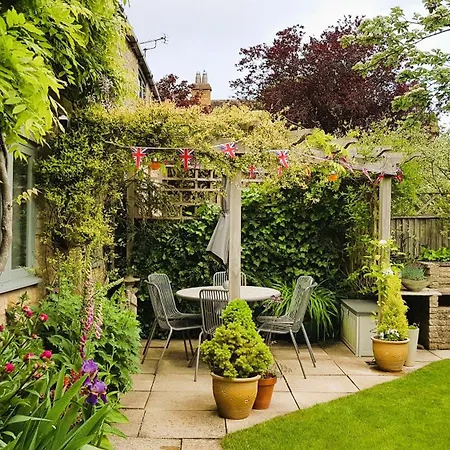 Graziers Cottage - Character Cotswold Cottage With Inglenook, Parking And Pub Nearby Cheltenham Exterior photo