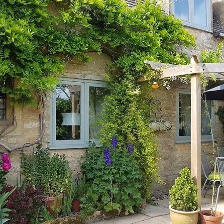 Graziers Cottage - Character Cotswold Cottage With Inglenook, Parking And Pub Nearby Cheltenham Exterior photo