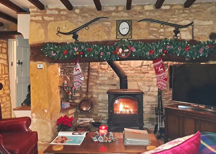Graziers Cottage - Character Cotswold Cottage With Inglenook, Parking And Pub Nearby
